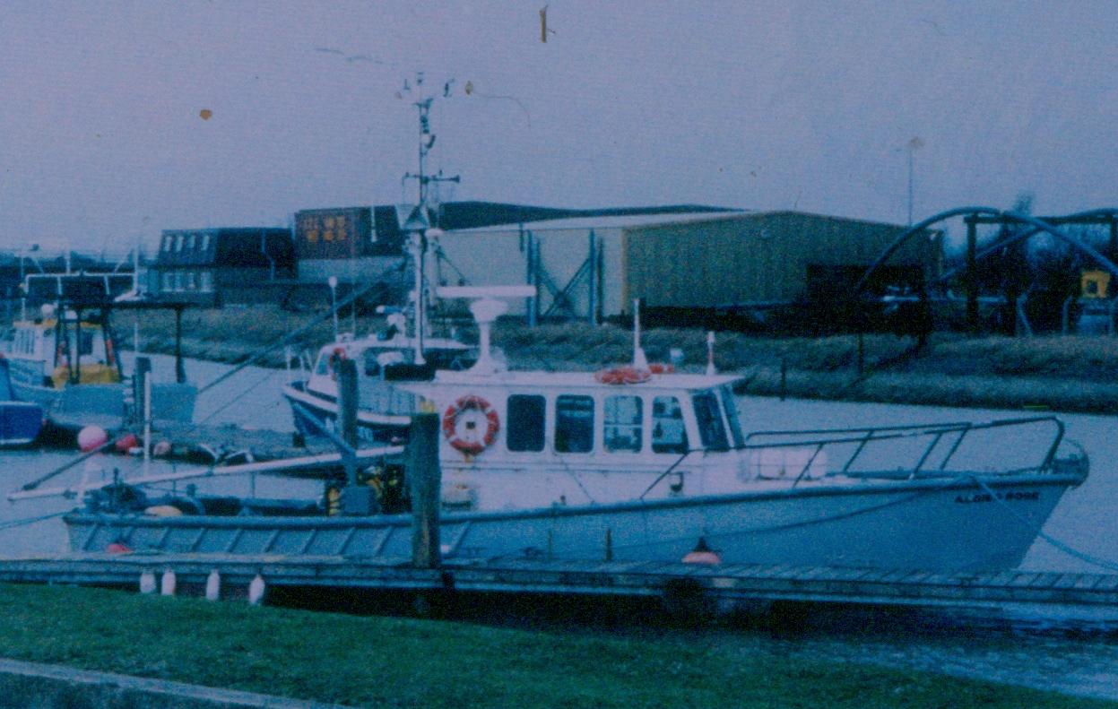 Hard Boat with Side Scan Sonar